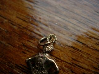 VERY RARE VINTAGE HEAVY SOLID 9K 9CT GOLD CAVE MAN PENDANT CHARM UNUSUAL 3.  86g 6