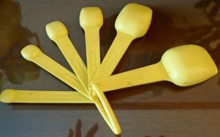 Vintage Tupperware Set of 6 Yellow Measuring Spoons on Ring 5