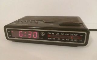 Vintage 80s Ge 7 - 4612a Digital Alarm Clock Radio Retro Buzzer