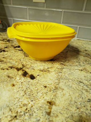 Vintage Tupperware 836 Servalier 8 Cup Yellow Bowl With 837 Lid