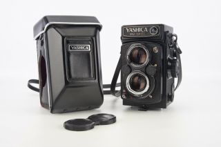 Yashica Mat 124 G Tlr Camera With 80mm F/3.  5 Lens Cap Case Strap Near V00