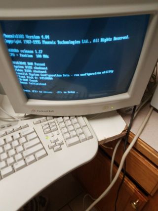 Vtg.  Packard Bell Multimedia Pentium Computer A940 - Twr Window 95/monitor