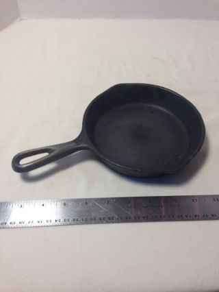 Vtg No 3 Cast Iron Skillet Frying Pan " Unmarked " Heat Ring/ 2 Pour Spouts