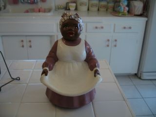Adorable Vintage Hand Painted Black Americana Mammy Figurine Holding Her Apron
