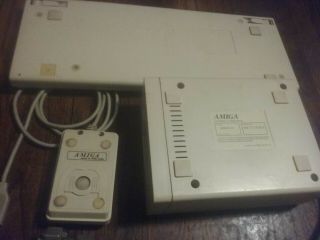 Commodore Amiga 1000 3