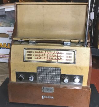 Vintage Fada P - 130 Portable “leather Satchel” Am/sw Radio - Powers Up