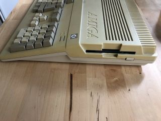 Commodore Amiga 500 Vintage 16 - bit Computer W/ Power Supply And Mouse Powers On 5