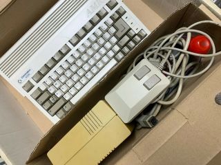 Commodore Amiga 600 PAL,  KICK 2.  0,  Mouse,  Joystick,  PAL 7