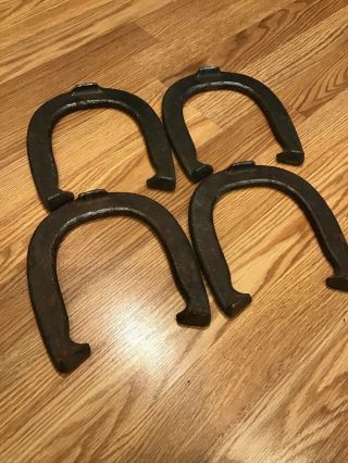 VINTAGE SET OF (4) DIAMOND DULUTH DOUBLE RINGER HORSESHOES 2 - 1/2 LBS Official 5