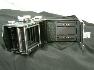 Rolleiflex Model k7d w/Xenotar 2.  8/80mm Leather Case 9