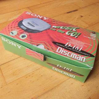 Vintage Sony D - 181 Portable Compact Discman (1998) Digital Mega Bass.  Boxed