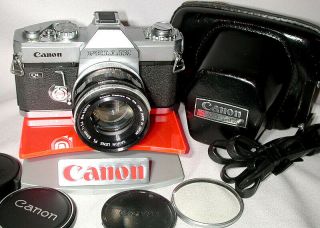 Canon Pellix Ql W/ Fast 50mm F/1.  4 Case,  Hood,  Filter,  Caps,  More - L@@k