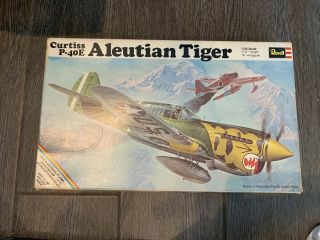 Vintage 1969 Revell 1/32 Curtiss P - 40e " Aleutian Tiger " Model Kit