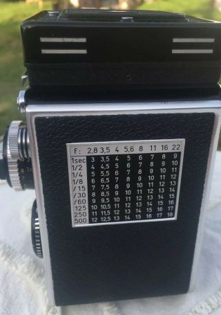 Rolleiflex 3.  5f TLR Camera Model 3 W/ Carl Zeiss f3.  5 Planar 75mm 4