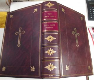 Holy Bible/1633/king James Folio 13.  5 " / " She " Reading In " Ruth 3:15/fine Leather