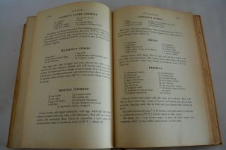 THE BOSTON COOKING SCHOOL COOK BOOK,  FANNIE MERRITT FARMER,  1941 HC 3