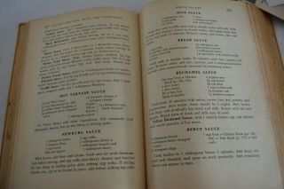 THE BOSTON COOKING SCHOOL COOK BOOK,  FANNIE MERRITT FARMER,  1941 HC 4