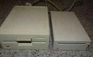 Apple IIGS ROM 3 computer with 2 drives and boot disk 8