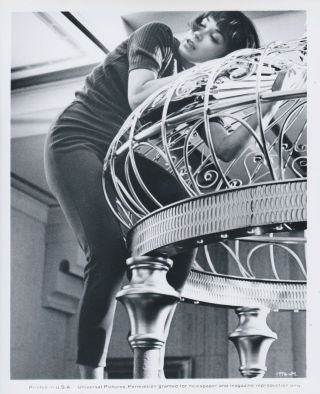 Vintage Press Photograph Shirley Maclaine - " Gambit " - Universal Studio Photo