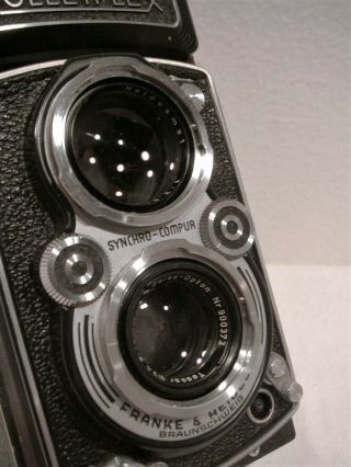 Vivian Maier ' s Camera? No,  But Same Model Rolleiflex 3.  5 Automat MX,  and 11