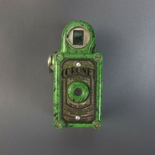 Coronet MIDGET Subminiature Camera Green/Black Bakelite 12