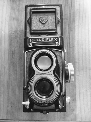 Rolleiflex Camera With Carl Zeiss Tessar T 1:3.  5 75mm Lens.