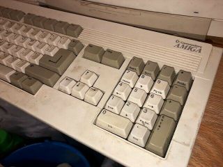 Amiga 4000/040 commodore with Video Toaster software 2