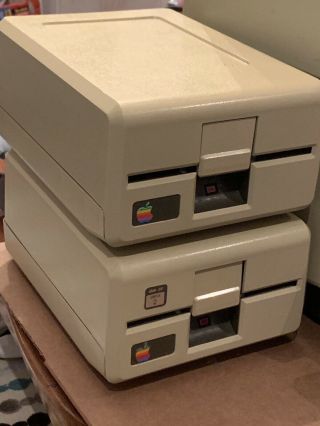 Magnificent 256K Apple III,  5Mb Profile HD,  2 Drives,  Software,  Monitor 6