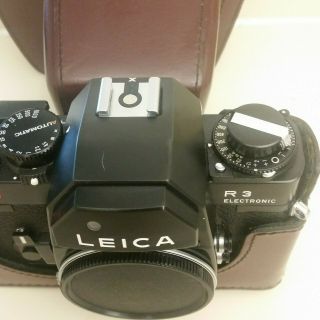 LEICA R R3 BODY ELECTRONIC SLR.  W/CAP,  STRAP & CASE.  Immaculate, 5