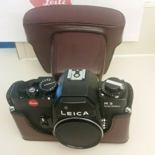 LEICA R R3 BODY ELECTRONIC SLR.  W/CAP,  STRAP & CASE.  Immaculate, 6
