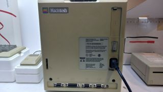Macintosh 128K M0001 Mac Mouse,  KB & Disk To Turn on 5