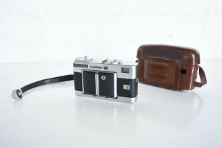 Exceptionally Voigtlander Vitessa L 35mm Rangefinder Camera W/ 2.  8 Skopar