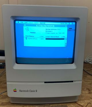 Apple Macintosh Classic Ii (m1540ll/a)