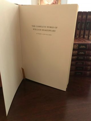 Complete of William Shakespeare leather 39 volume set Easton Press 3