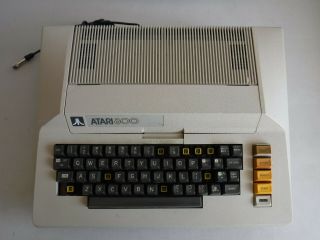 Vintage Atari 800 Computer,  Powers On