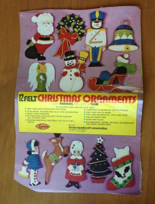 12 Vtg Felt CHRISTMAS Ornaments Kit w/ Padding & Trim 1973 Open Complete 2
