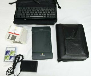 Apple Newton Messagepad 2000 W/ Keyboard,  Cases,  Accessories Install Disk