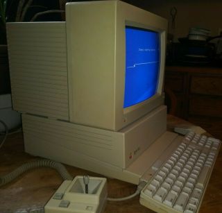 Apple ii GS Computer Model A2S6000 with 3 - 5.  25 