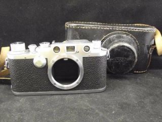 Leica Iiic Rangefinder Camera In Near With Case