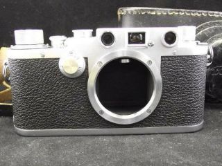 Leica IIIC Rangefinder Camera in Near with Case 2