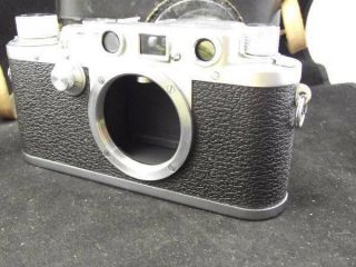 Leica IIIC Rangefinder Camera in Near with Case 4