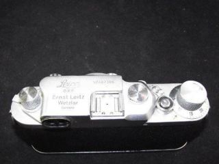 Leica IIIC Rangefinder Camera in Near with Case 8