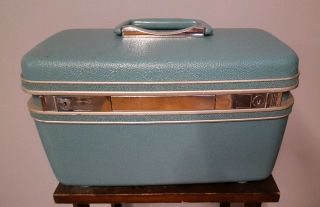 Vtg Samsonite Blue Train Case Make Up Overnight Luggage W/key & Tray & Mirror