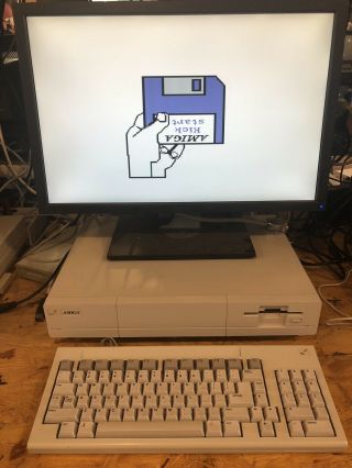Commodore Amiga 1000,  512k Chip RAM Insider 1.  5mb memory expansion,  Mouse 10