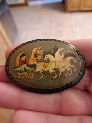 Vintage Russian Painted Pin Brooch Lacquer Signed Folk Art Horse Sleigh (908)