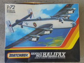 Vintage Airplane Model Kits,  Handley Page Halifax,  Plastic Model Plane,  1/72 Kit