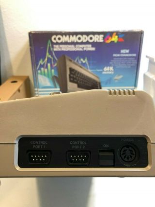 Commodore 64 - Power Supply,  Manuals,  Cables 8 - 9/10 - SERIAL: P01387820 8