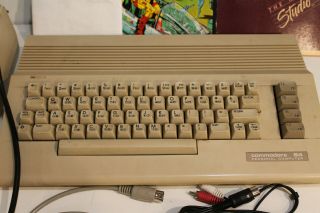 commodor 64c computer with accesories 2