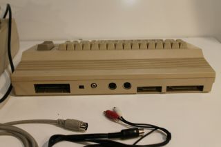 commodor 64c computer with accesories 7