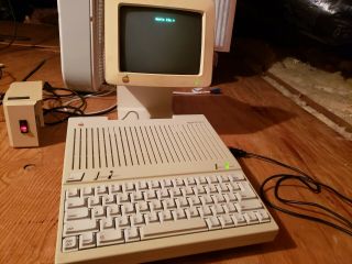 Apple IIc,  in Apple Carrying Case 7